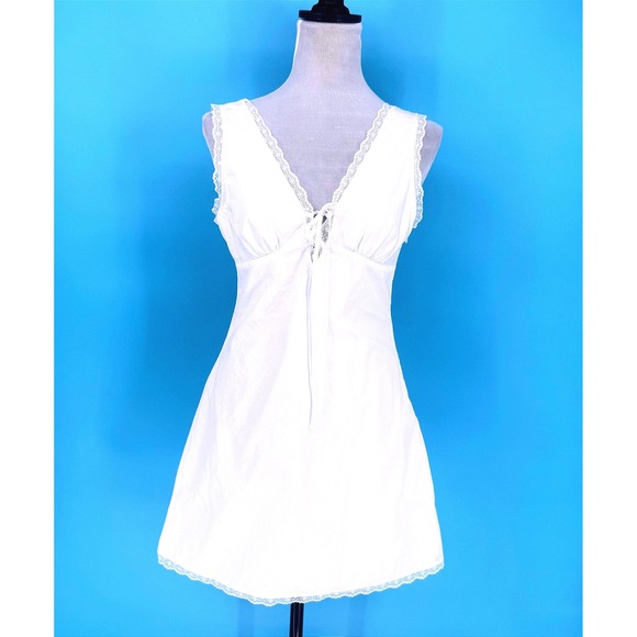 Forever 21 Dresses & Skirts - Forever 21 White Cotton Lace Trim V Neck Babydoll Dress Size Small Angel Bride